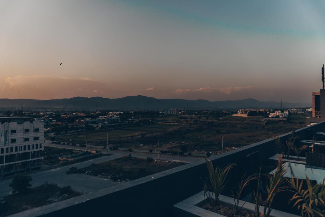 Trivelles Executive Suites Islamabad Buitenkant foto