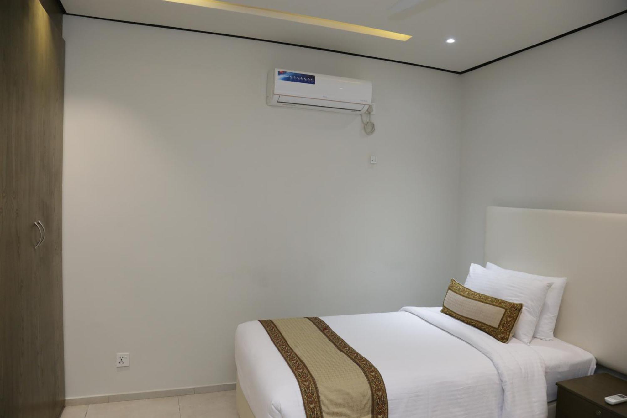 Trivelles Executive Suites Islamabad Buitenkant foto